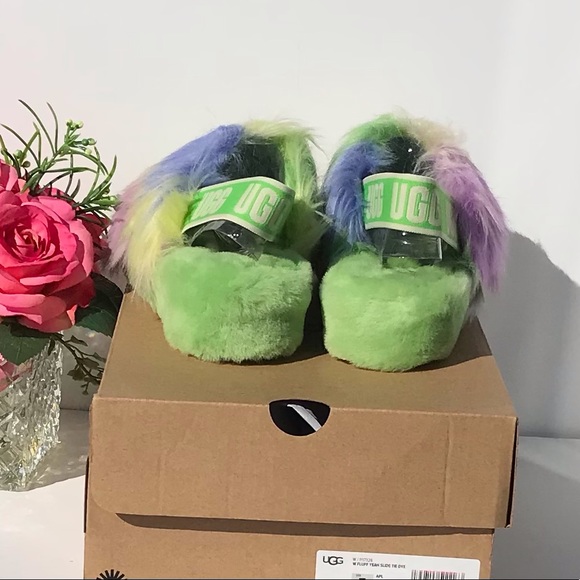 UGG Fluff Yeah Slide Tie Dye - Picture 5 of 9